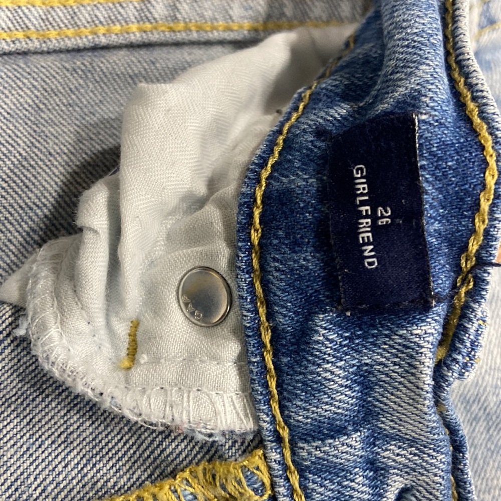 Gap Girlfriend Jeans Women’s Size 26 Washed Blue Denim Distressed - Picture 7 of 8
